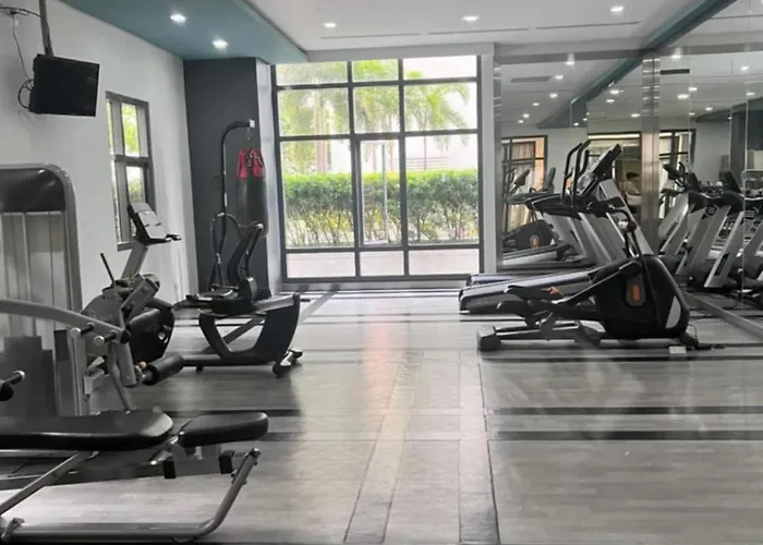 J&m Cozy Retreat - Mckinley Hill, Bgc Manila